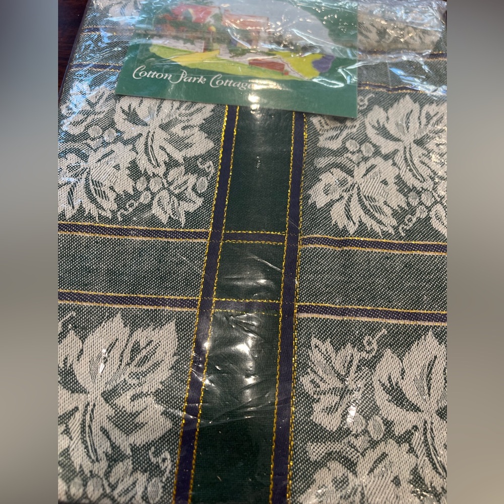 🆕Cotton Park cottage grape leaf design all cotton tablecloth 1990s 70”x52” oblon